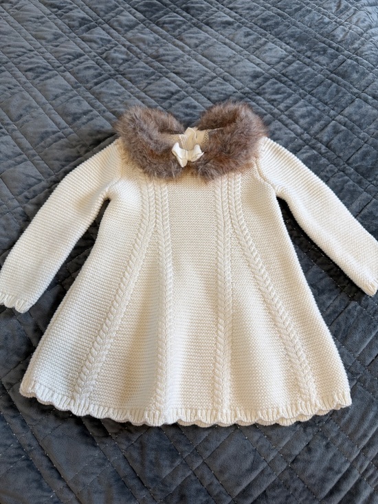 Tahari Other - Tahari Cream Knit Dress with Brown Fur-Trim Collar